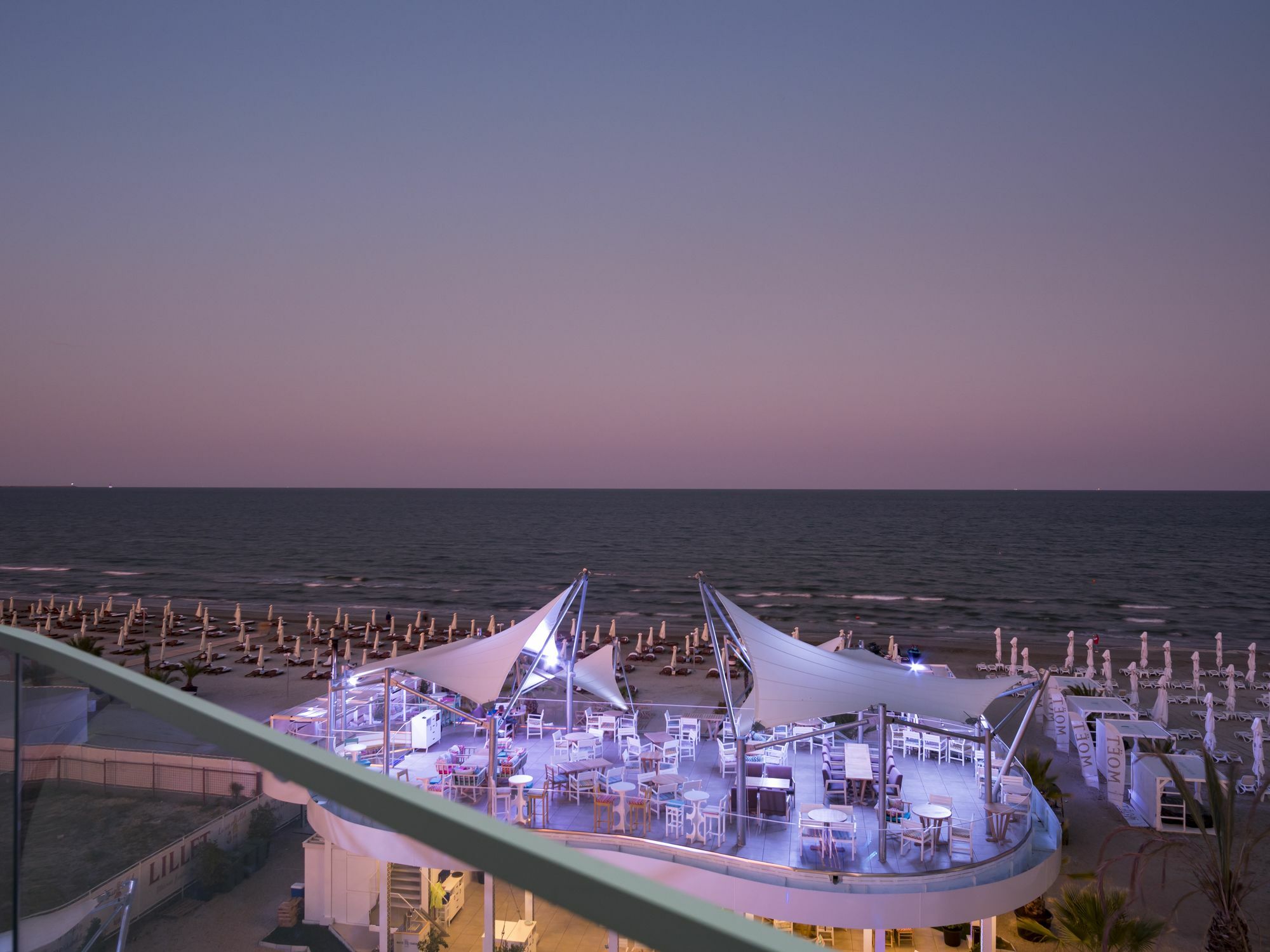 White Tower Mamaia Aparthotel Exterior photo