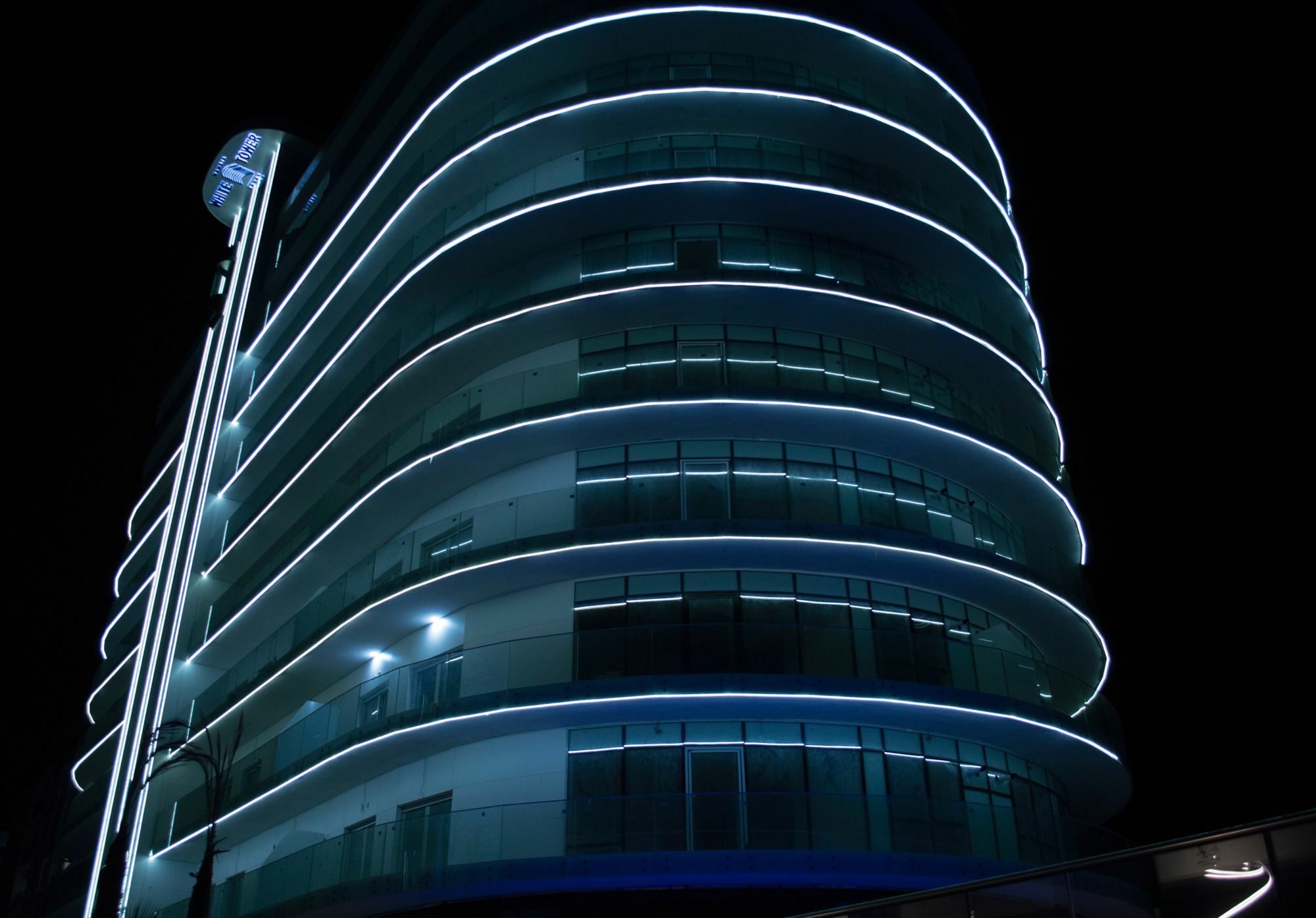 White Tower Mamaia Aparthotel Exterior photo